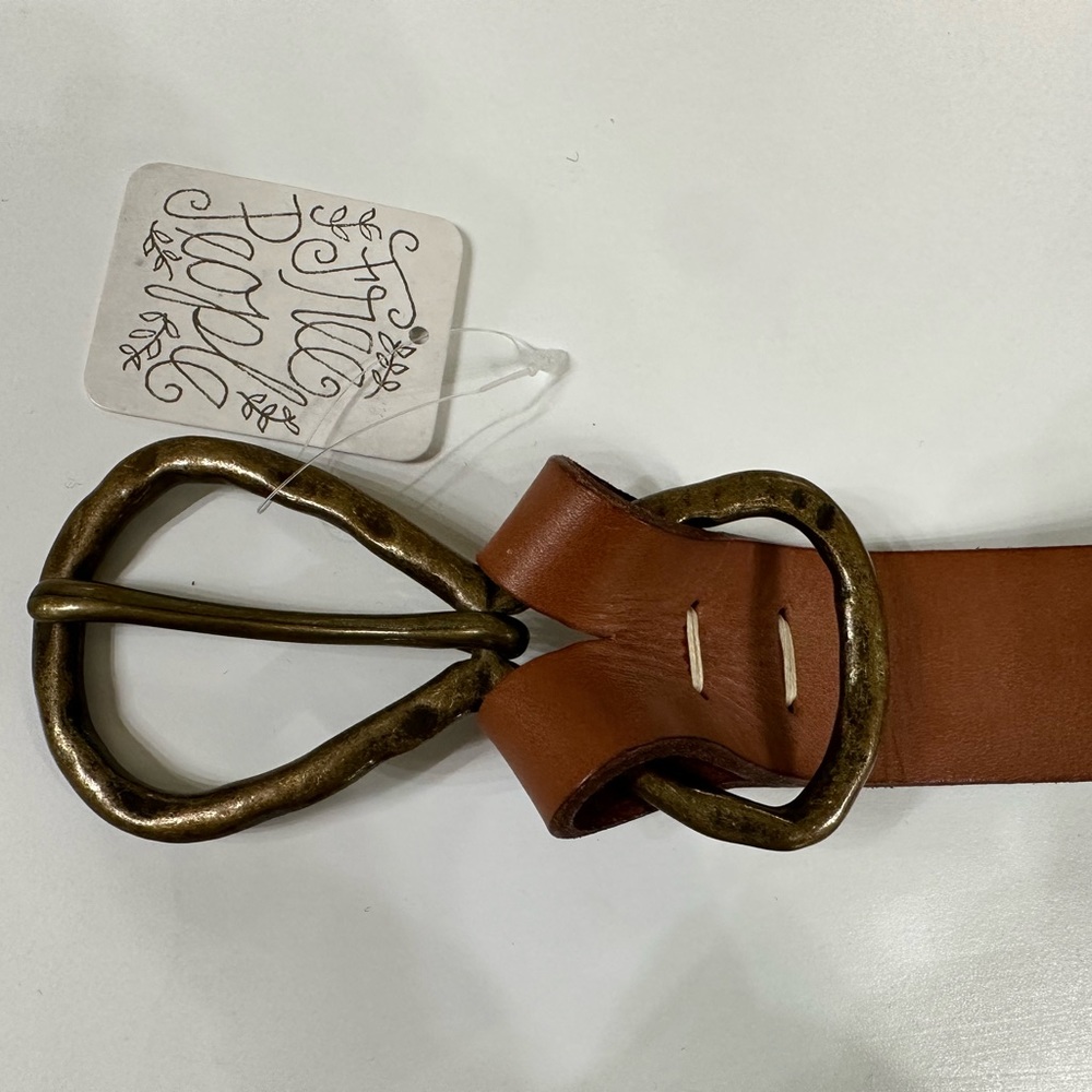 NWT $78 FREE PEOPLE BROWN LEATHER DISTRESSED BUCKLE BELT S/M